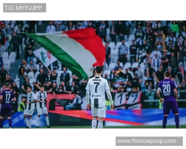 足球巨星C罗的传奇人生与不屈精神探讨